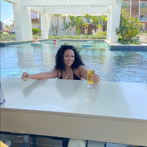 Meet your Posher, Maria - Picture 1 of 1